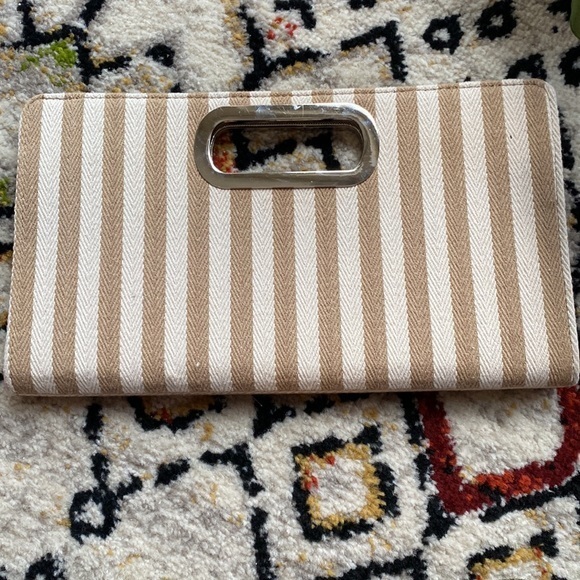 Cato RARE clutch! tan and white striped - Picture 3 of 7
